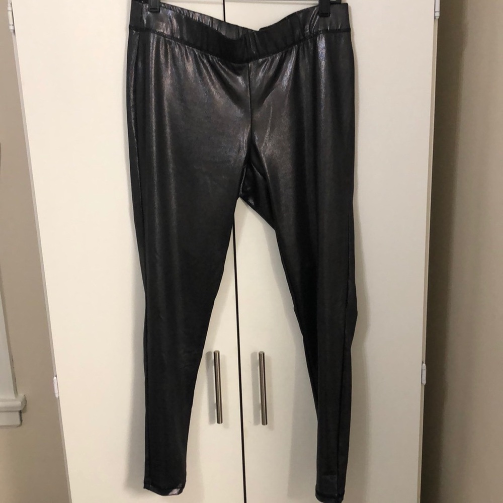 Metallic active wear leggings